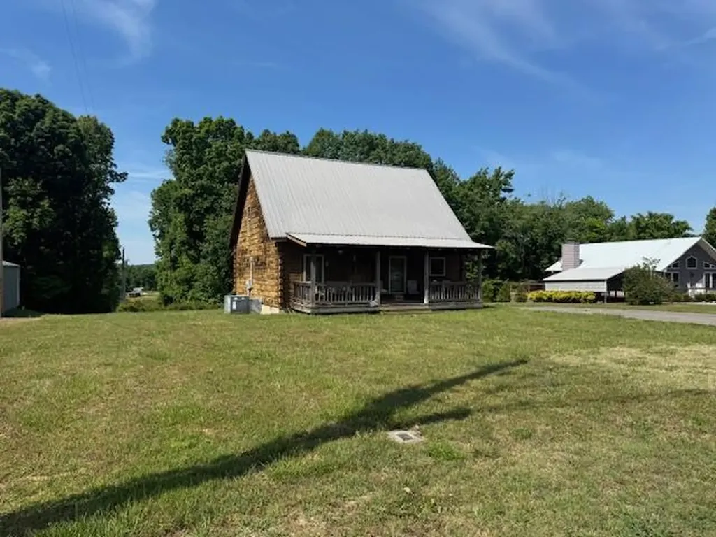 5701 Willow Grove Highway Allons TN 38541