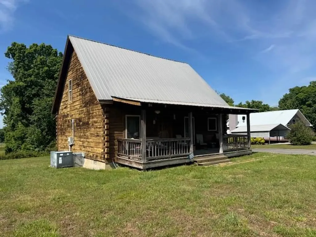 5701 Willow Grove Highway Allons TN 38541