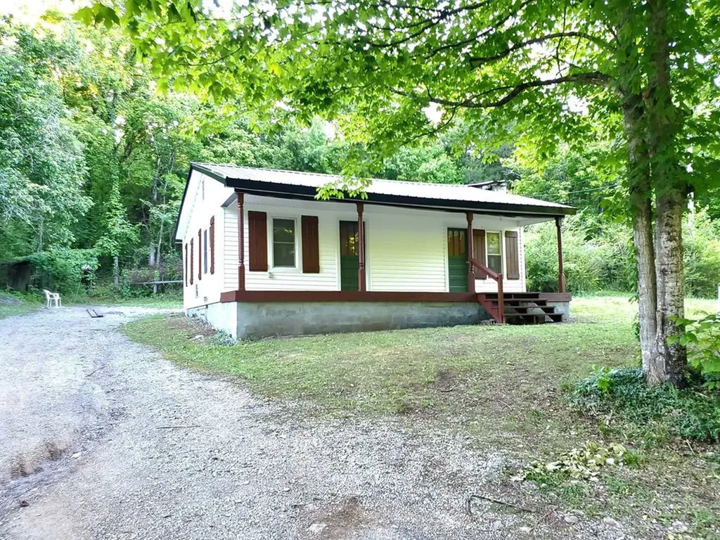 210 Rawls Creek Road Gordonsville TN 38563-6550