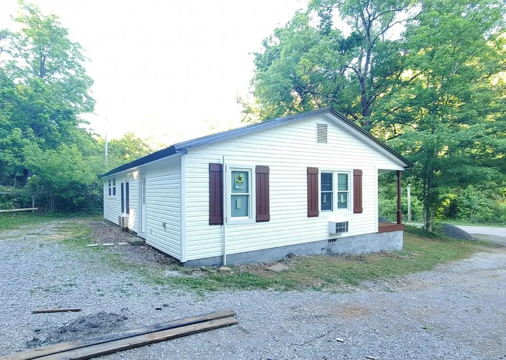 210 Rawls Creek Road Gordonsville TN 38563-6550