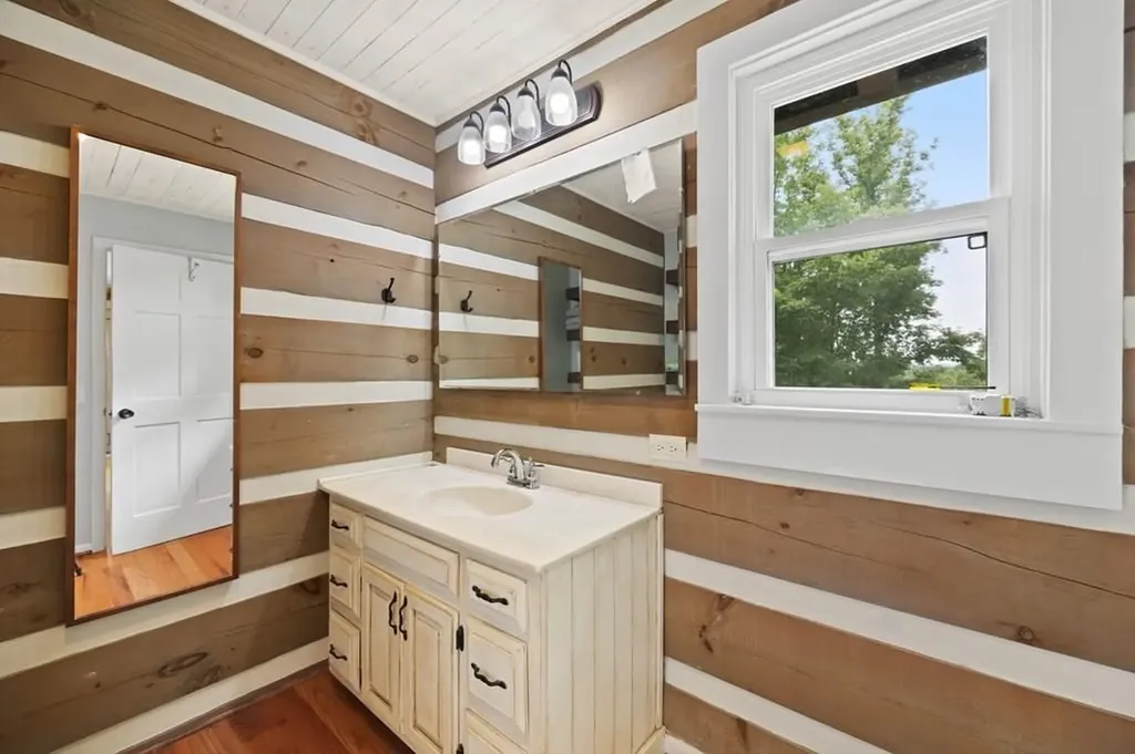 200 Duke Lane Livingston TN 38570