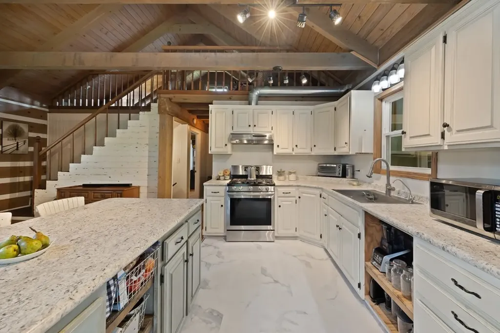 200 Duke Lane Livingston TN 38570