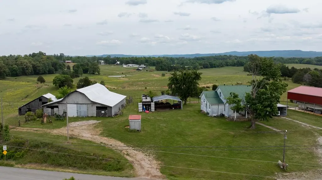 1496 S Bunker Hill Road Sparta TN 38583