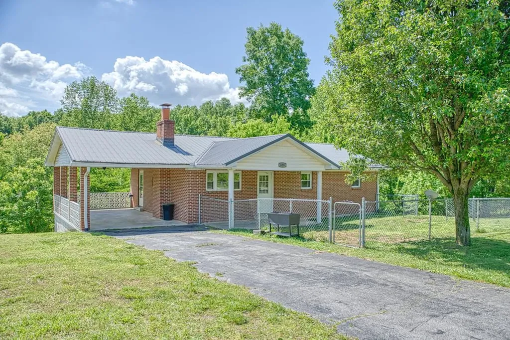 620 Harmony Road Gainesboro TN 38562