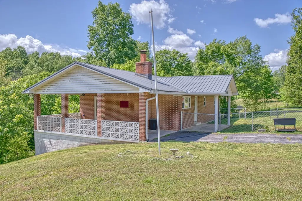 620 Harmony Road Gainesboro TN 38562