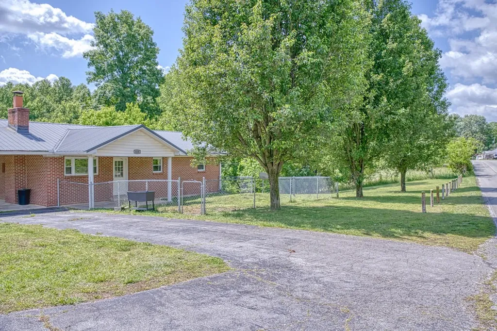 620 Harmony Road Gainesboro TN 38562