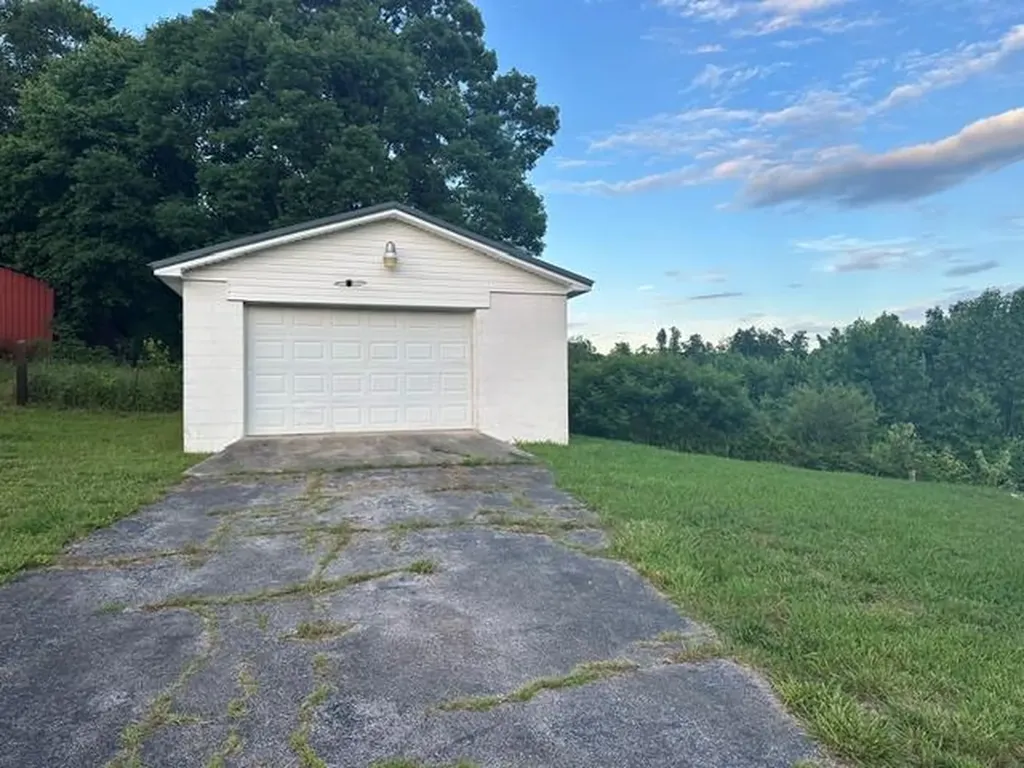 620 Harmony Road Gainesboro TN 38562