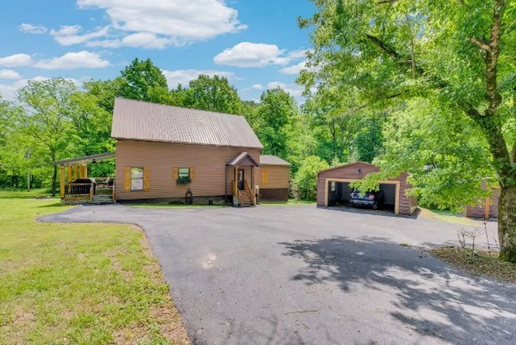 825 Shady Place Smithville TN 37166