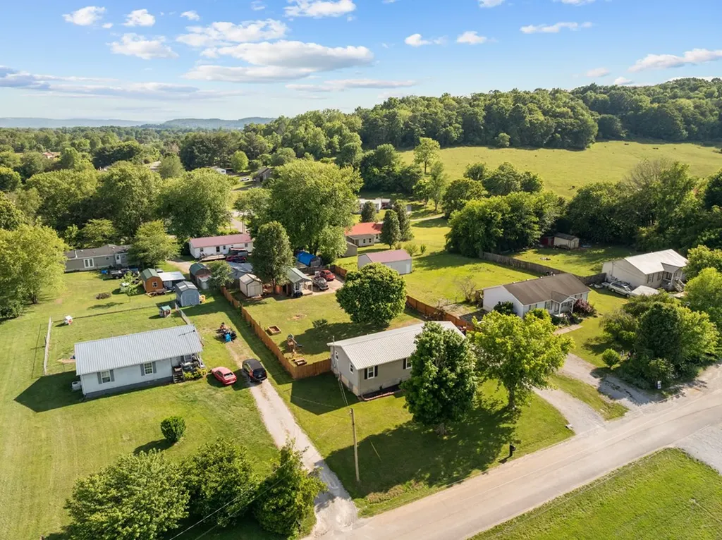 1608 Parker Road Sparta TN 38583