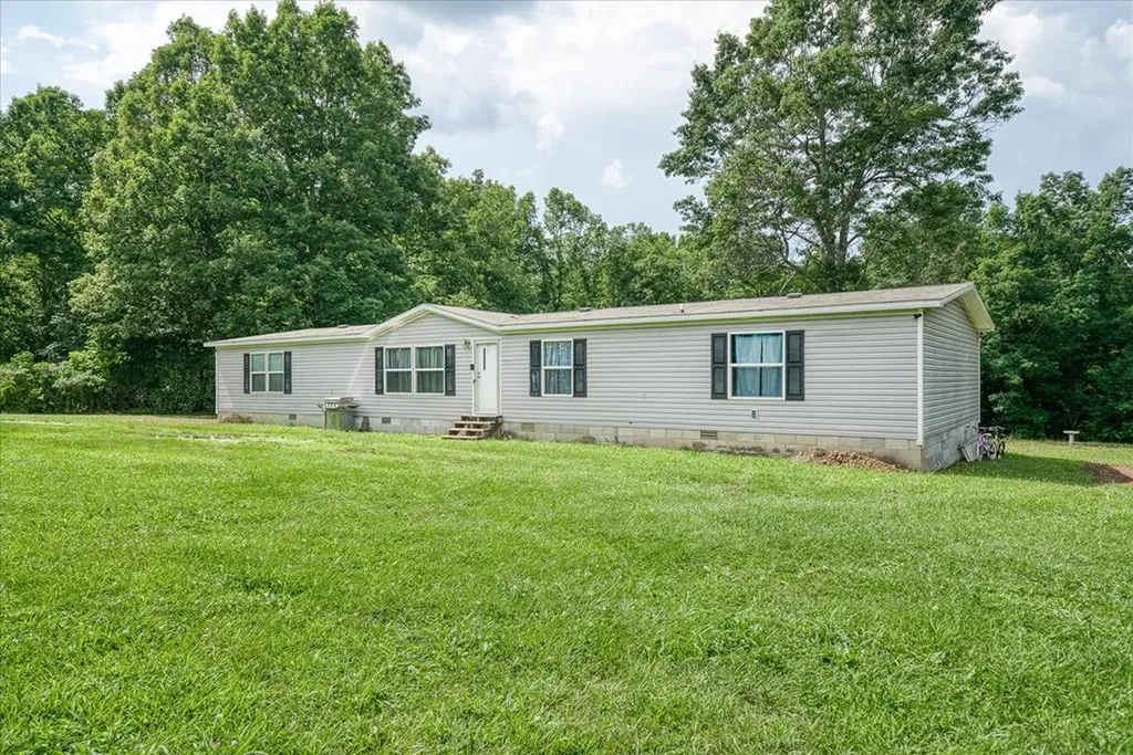 90 Byers Lane Crossville TN 38571