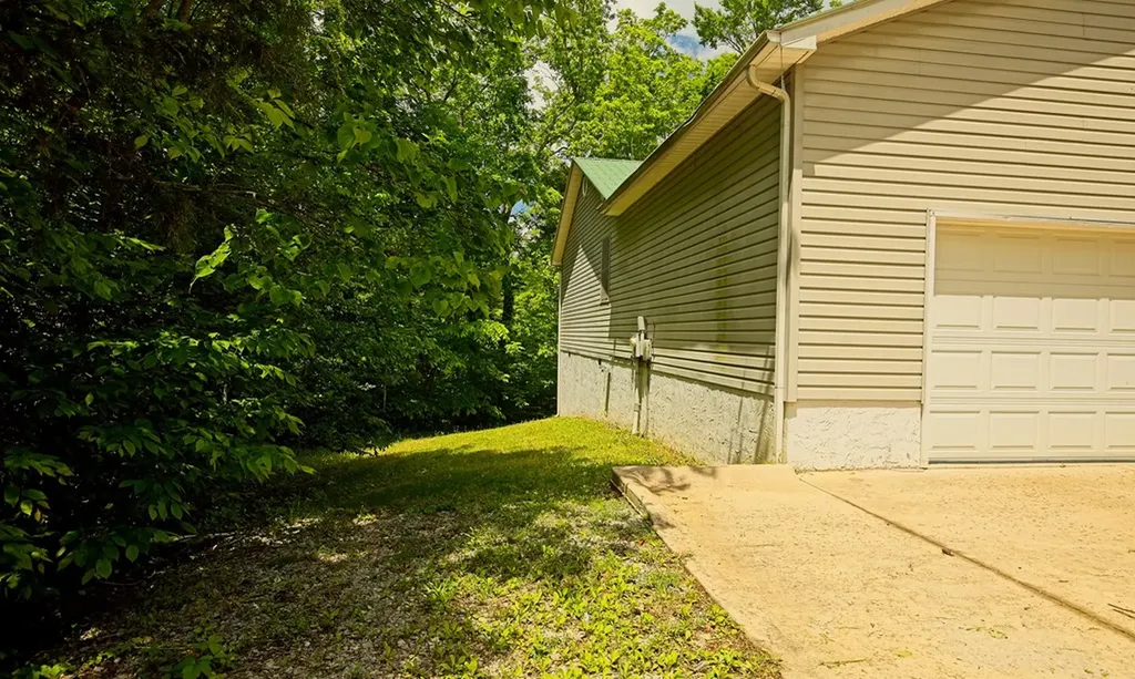 108 W Bobcat Lane Wilder TN 38589
