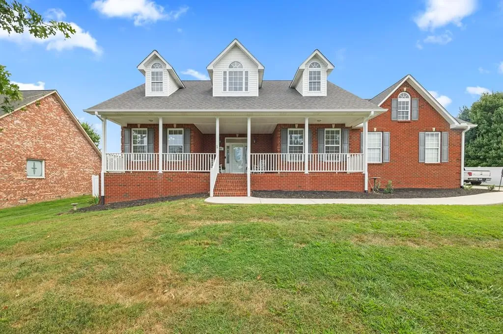 1916 Bear Creek Point Cookeville TN 38506