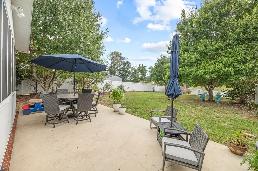1916 Bear Creek Point Cookeville TN 38506