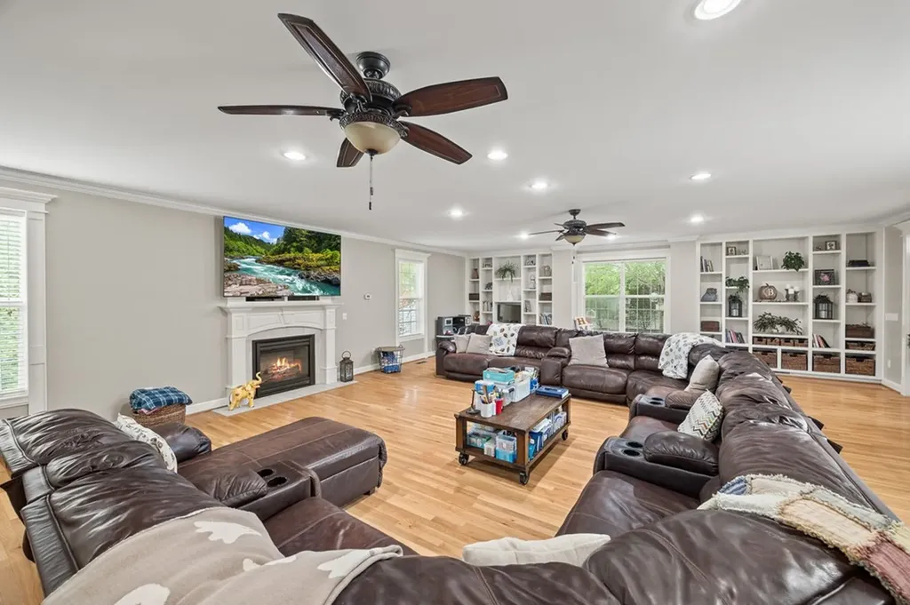 1916 Bear Creek Point Cookeville TN 38506