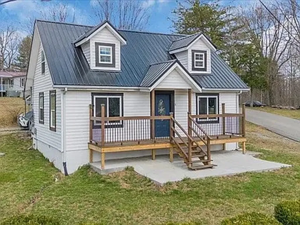 27 Church Street Spencer TN 38585