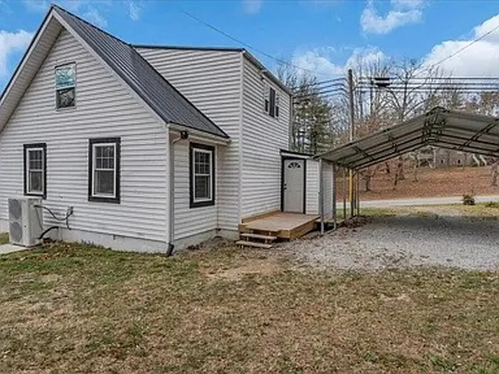 27 Church Street Spencer TN 38585