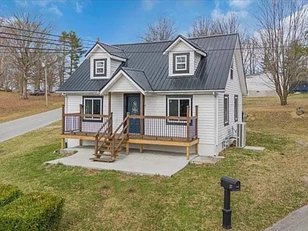 27 Church Street Spencer TN 38585