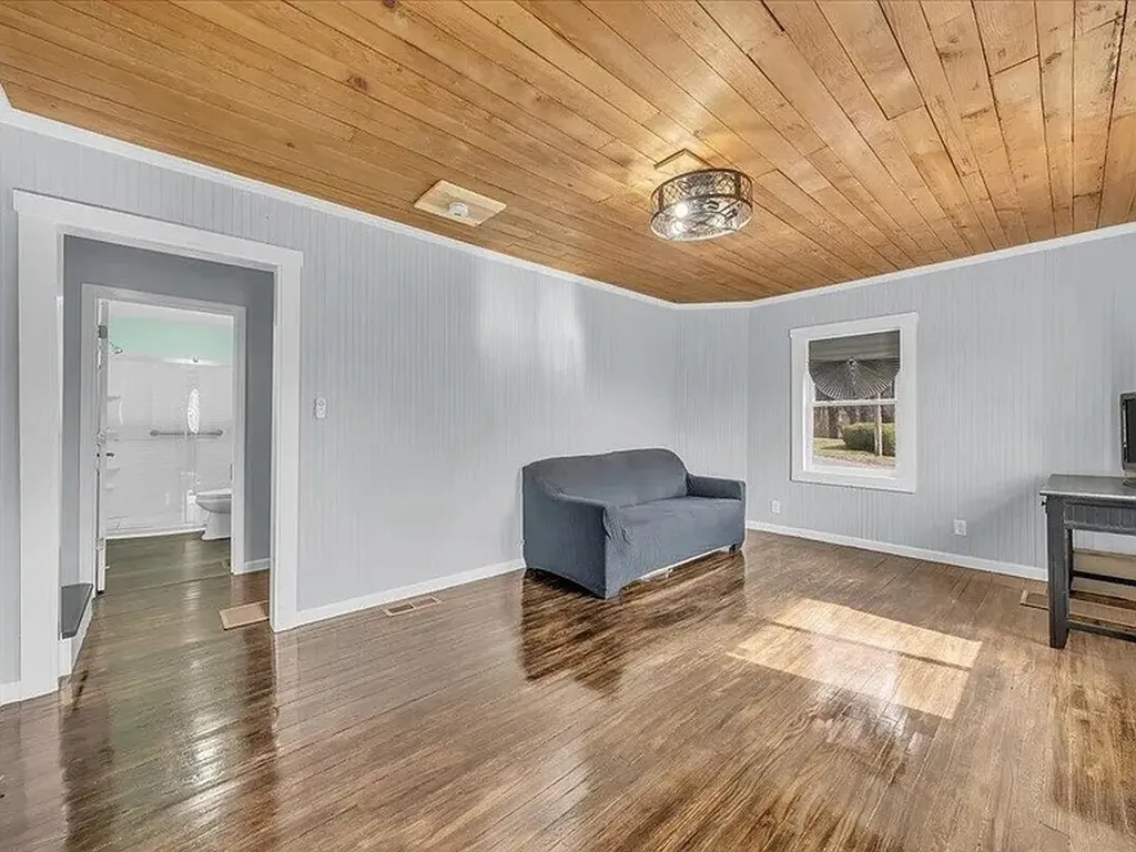 27 Church Street Spencer TN 38585