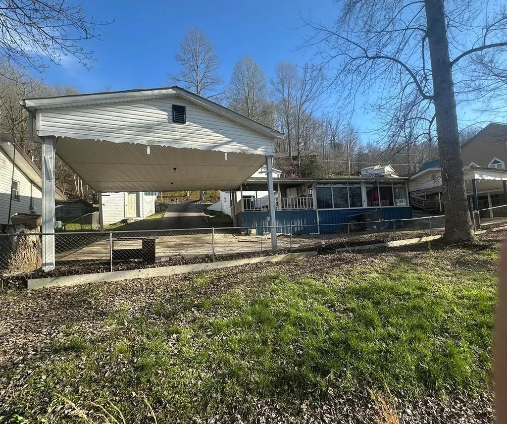 Sparta TN, 2991 Johnson Chapel Road
