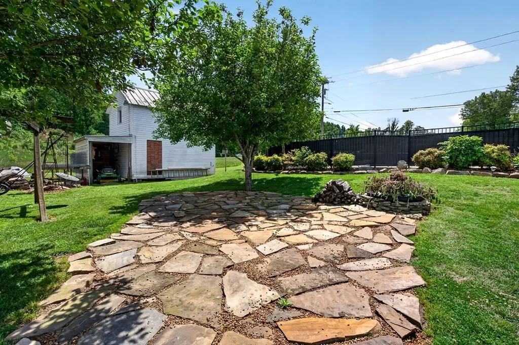 403 Daugherty Street Livingston TN 38570