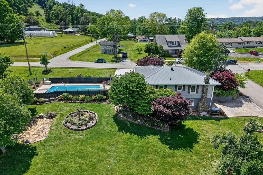 403 Daugherty Street Livingston TN 38570