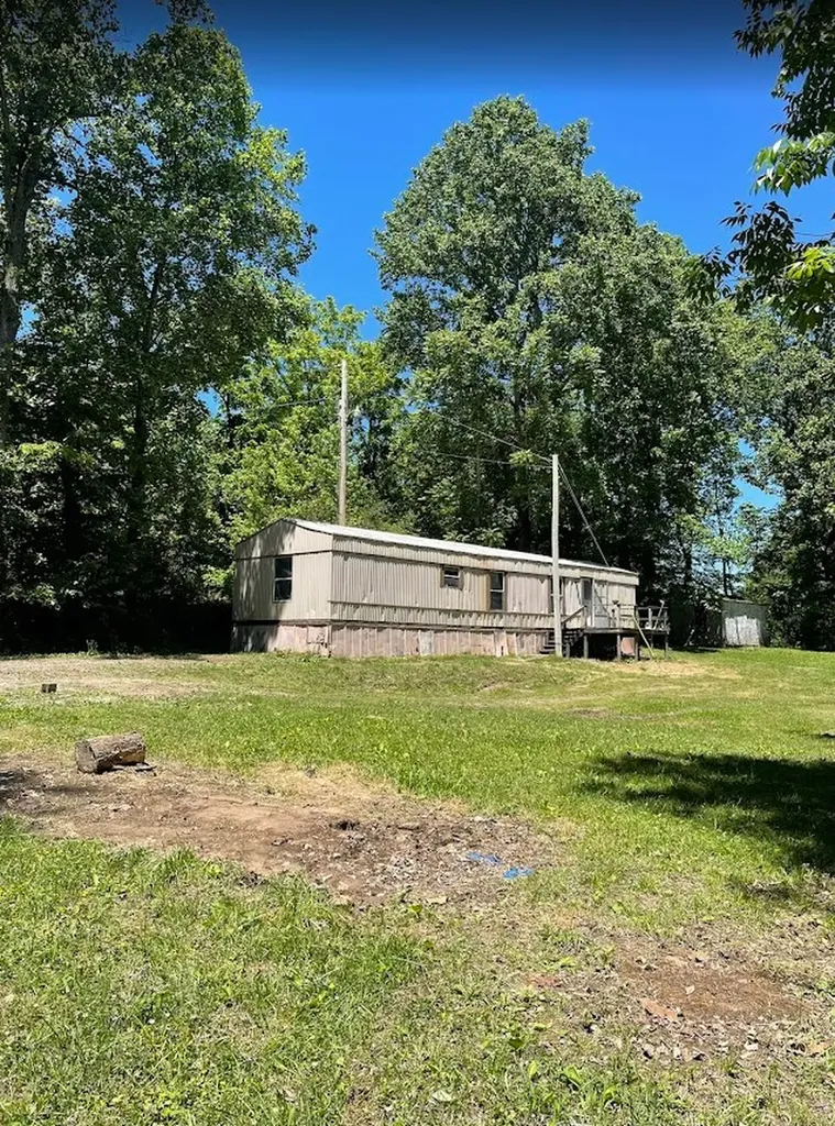 884 Highland Avenue Baxter TN 38544