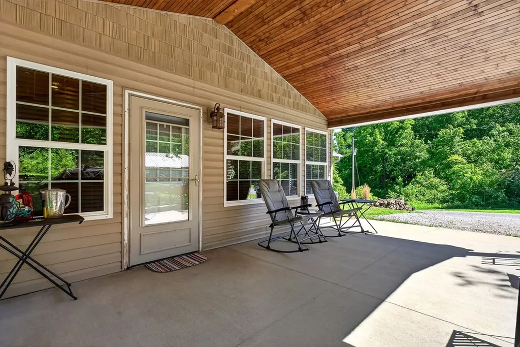 80 Hidden Hollow Lane Celina TN 38551