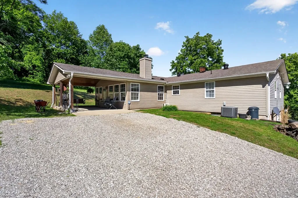 80 Hidden Hollow Lane Celina TN 38551