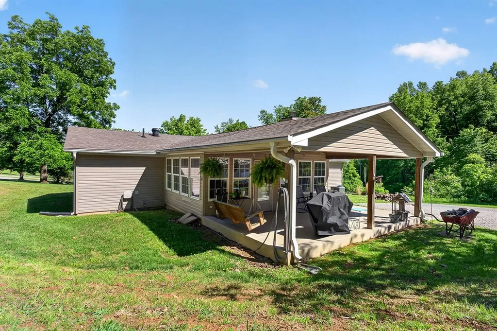 80 Hidden Hollow Lane Celina TN 38551