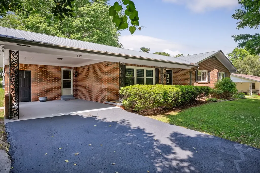 549 NE Grandview Drive Cookeville TN 38506