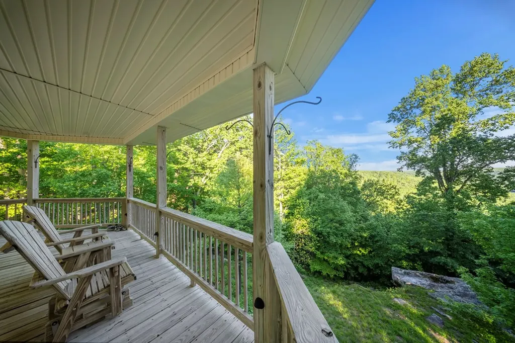 513 Cumberland Cove Road Monterey TN 38574