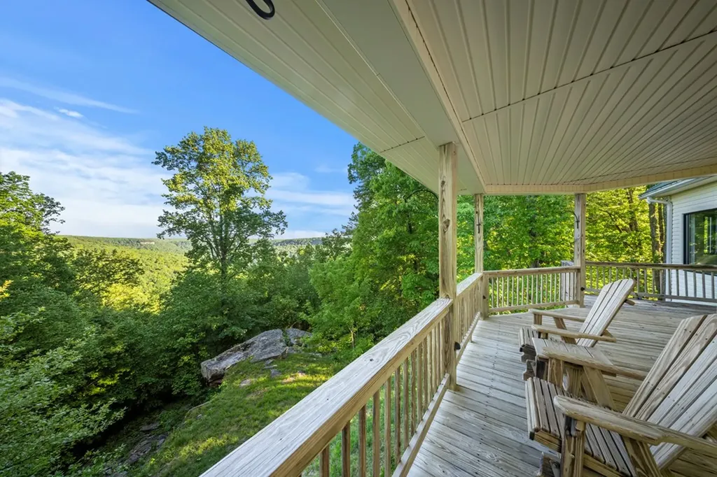 513 Cumberland Cove Road Monterey TN 38574