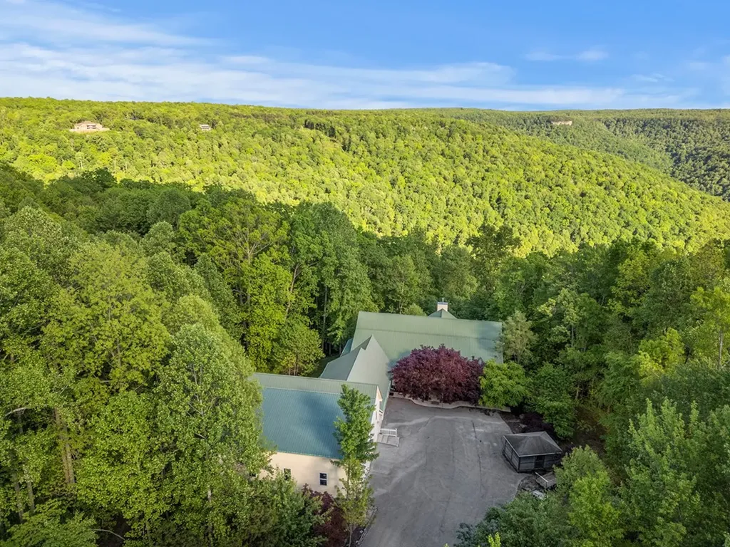 513 Cumberland Cove Road Monterey TN 38574