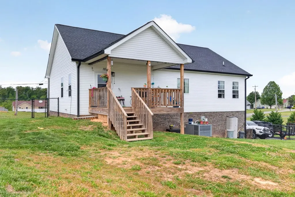 4044 Charlton Square Cookeville TN 38501