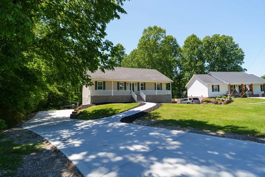 3784 Brookwood Drive Cookeville TN 38501