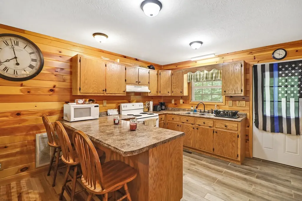 381 Lowe Road Jamestown TN 38556