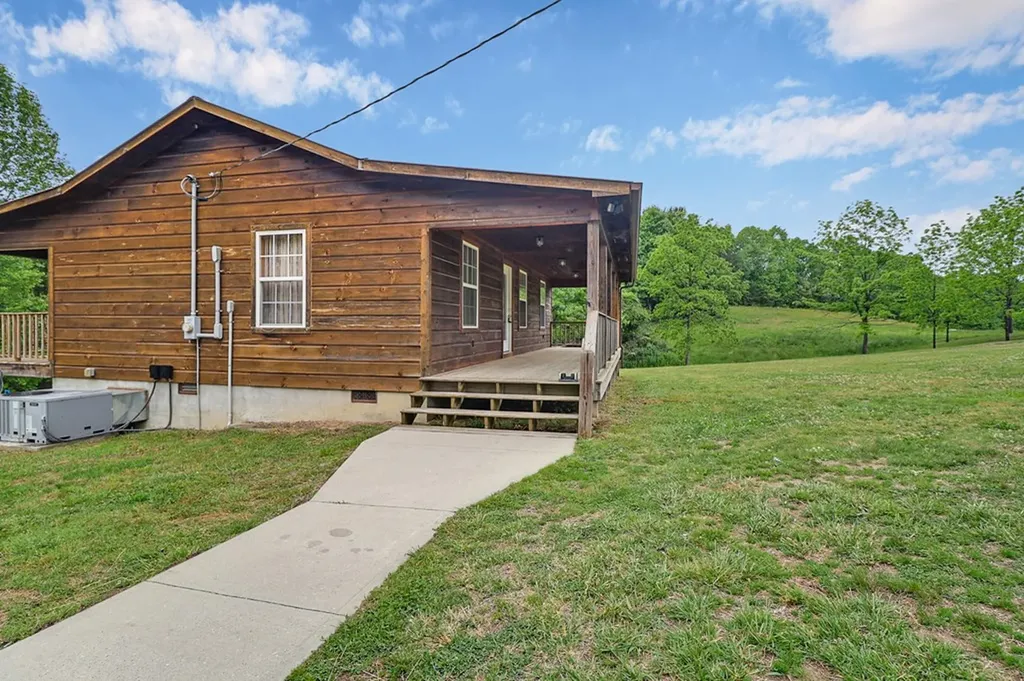 381 Lowe Road Jamestown TN 38556