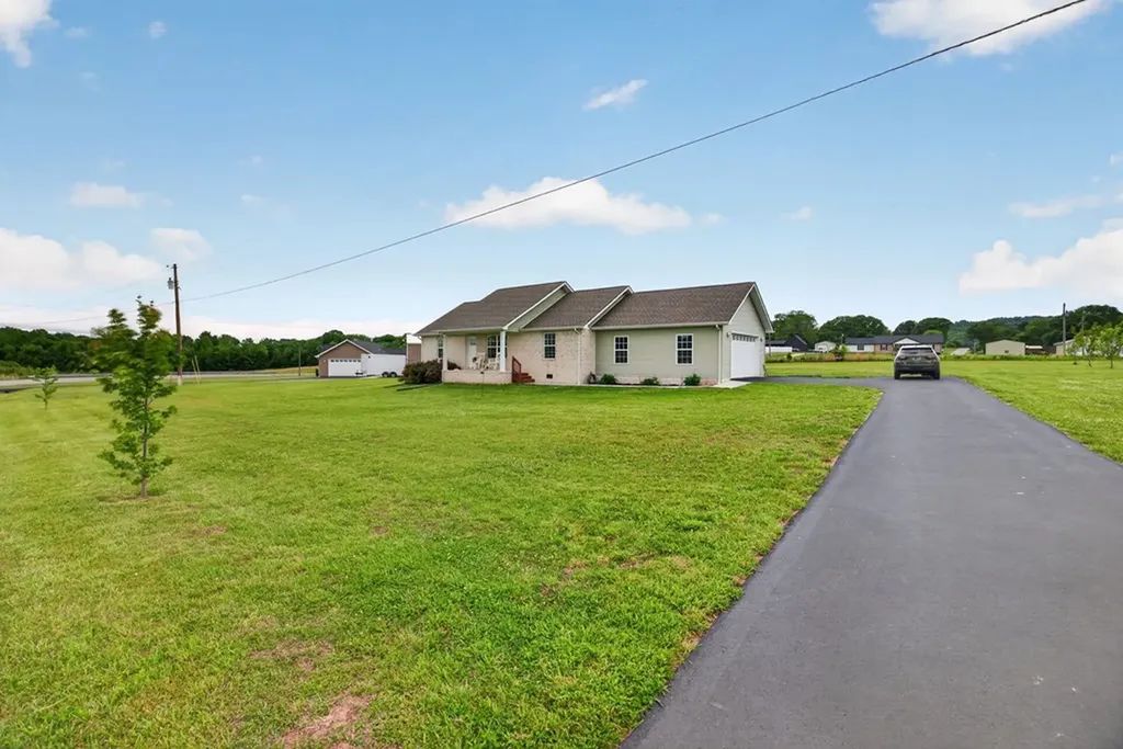 849 Charles Golden Road Sparta TN 38583