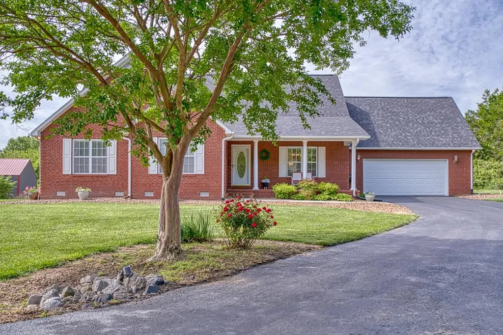 1099 Heathwood West Drive Cookeville TN 38506