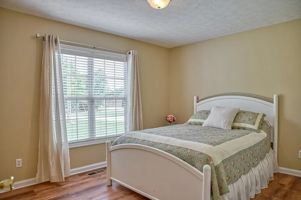 1099 Heathwood West Drive Cookeville TN 38506
