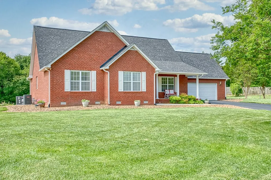 1099 Heathwood West Drive Cookeville TN 38506