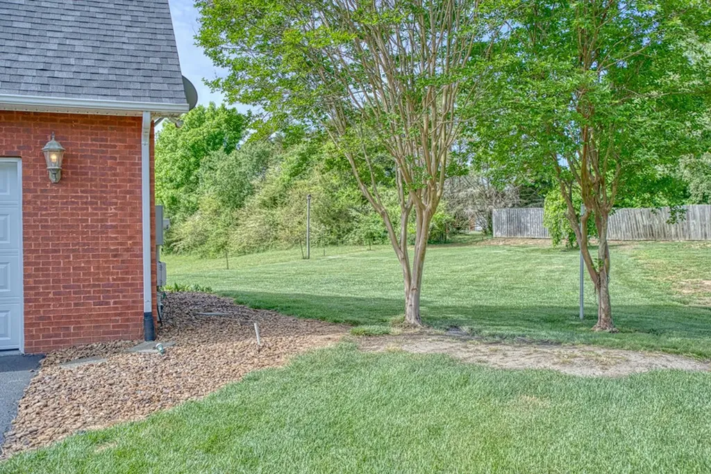 1099 Heathwood West Drive Cookeville TN 38506