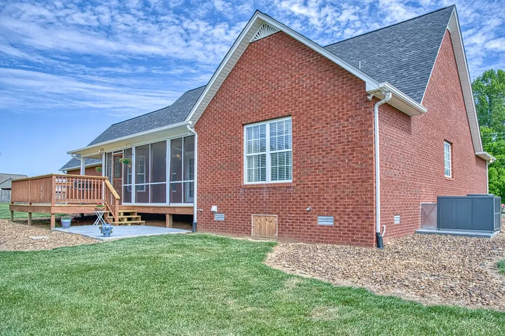 1099 Heathwood West Drive Cookeville TN 38506