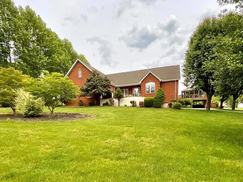 320 E Iron Wood Circle Crossville TN 38571