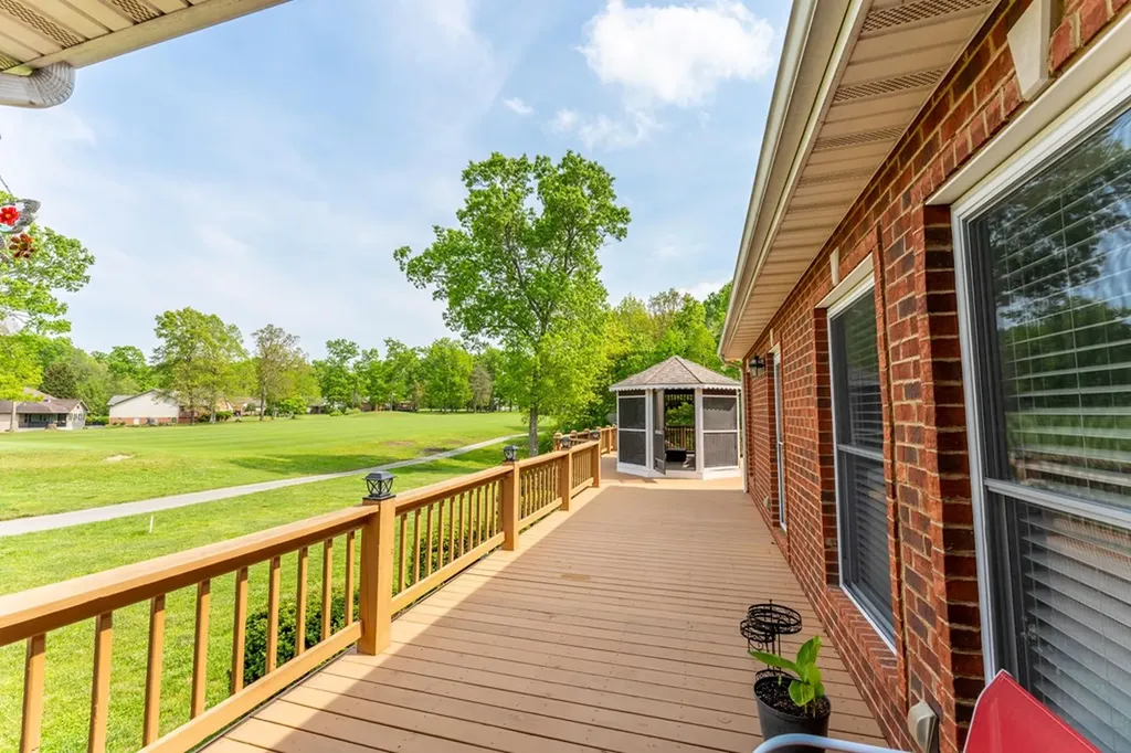 320 E Iron Wood Circle Crossville TN 38571
