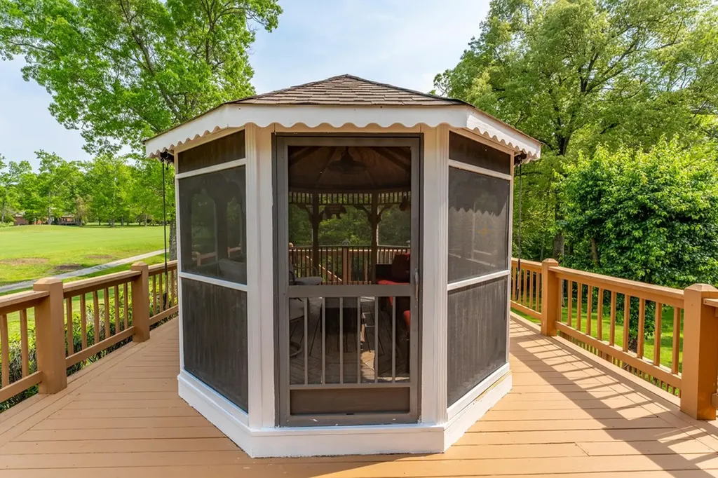 320 E Iron Wood Circle Crossville TN 38571