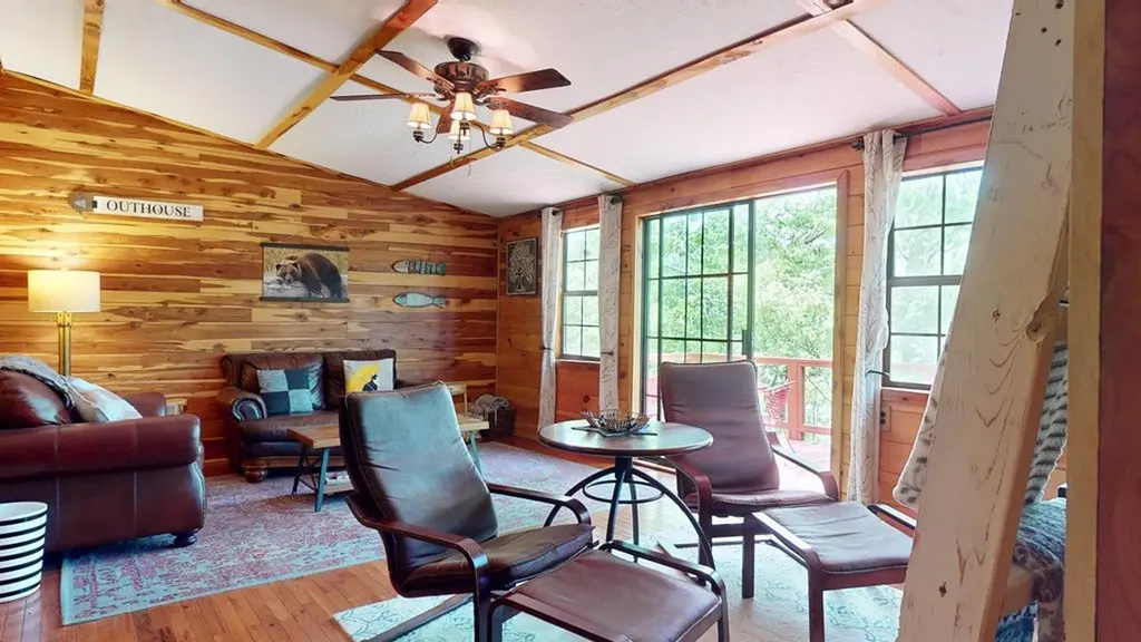 8045 Sarah Thomas Road Silver Point TN 38582