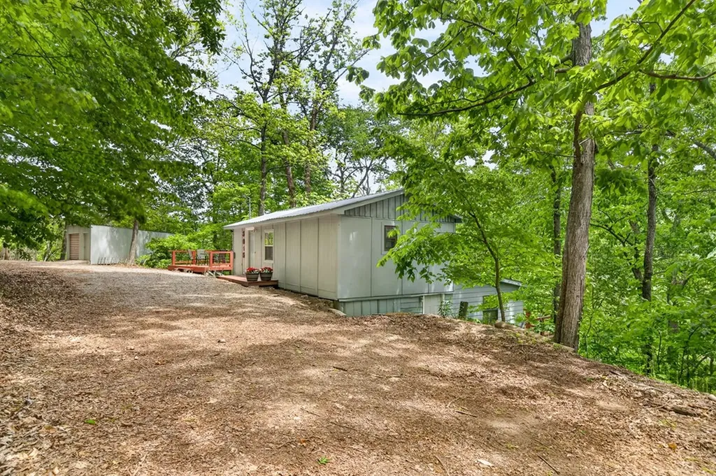 8045 Sarah Thomas Road Silver Point TN 38582