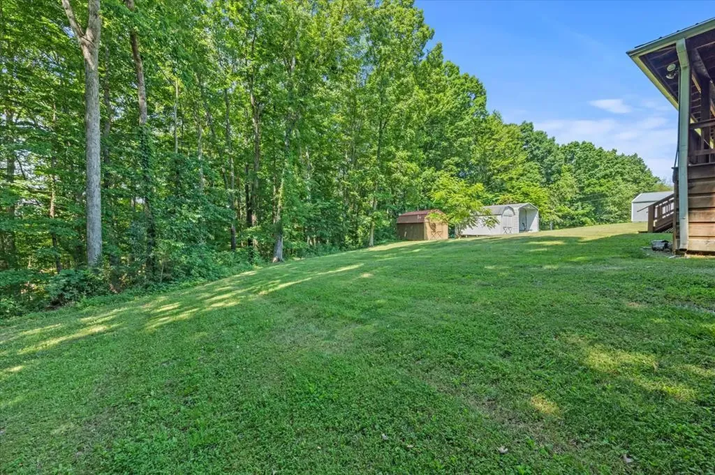 5661 Willow Grove Highway Allons TN 38541