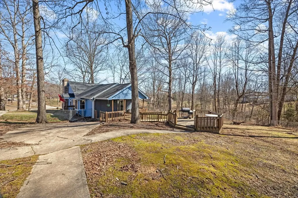 1020 Center Lane Byrdstown TN 38549